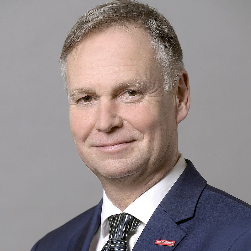 Portrait Stefan Lobenstein